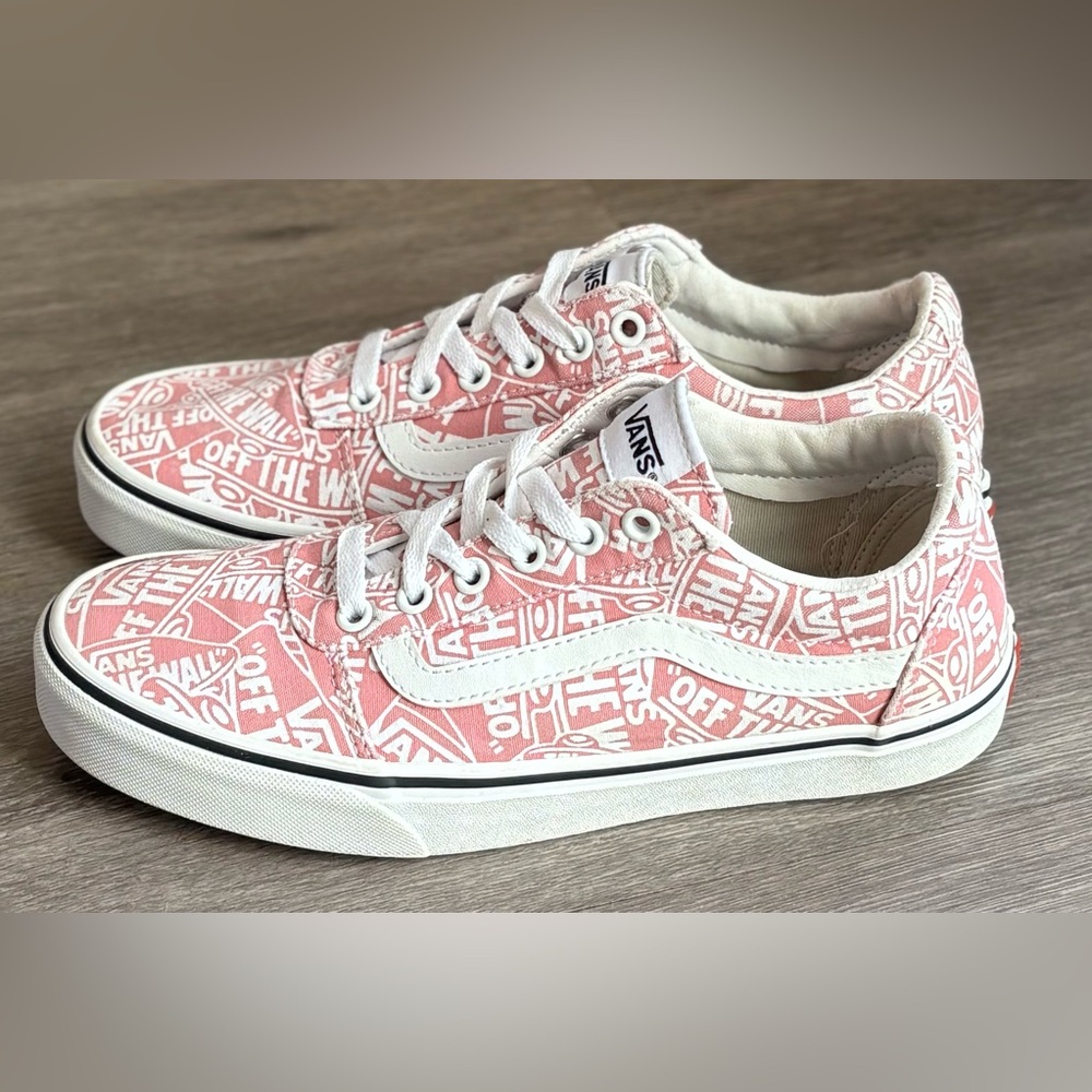 Y2K Vintage- Vans Ward Low Top Sneakers Pink Logo Print - Size 9